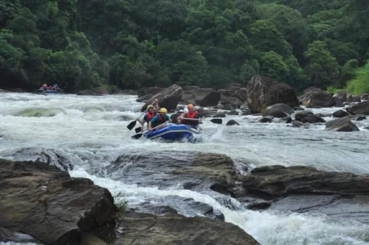 Old Bridge Riverside Hotel Kitulgala Exterior photo