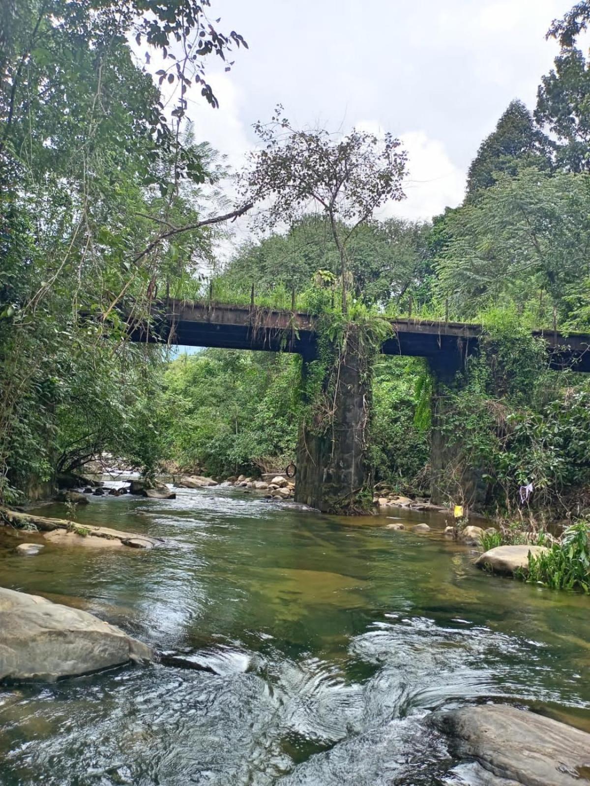 Old Bridge Riverside Hotel Kitulgala Exterior photo